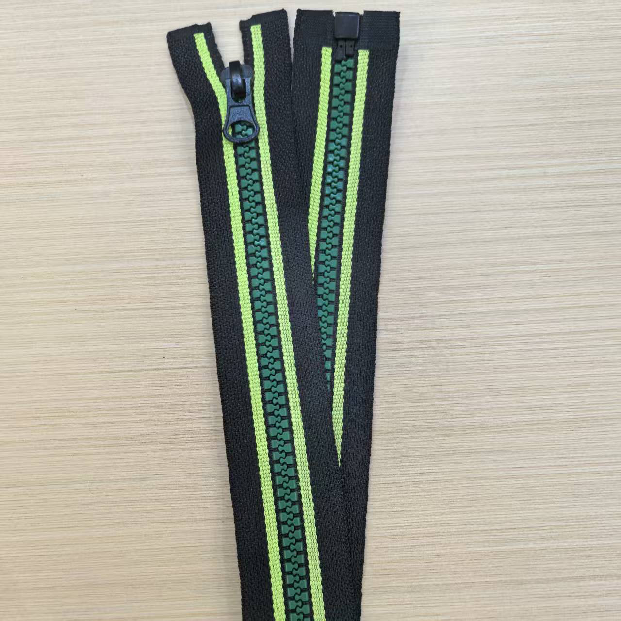 经典黑色大号树脂拉链